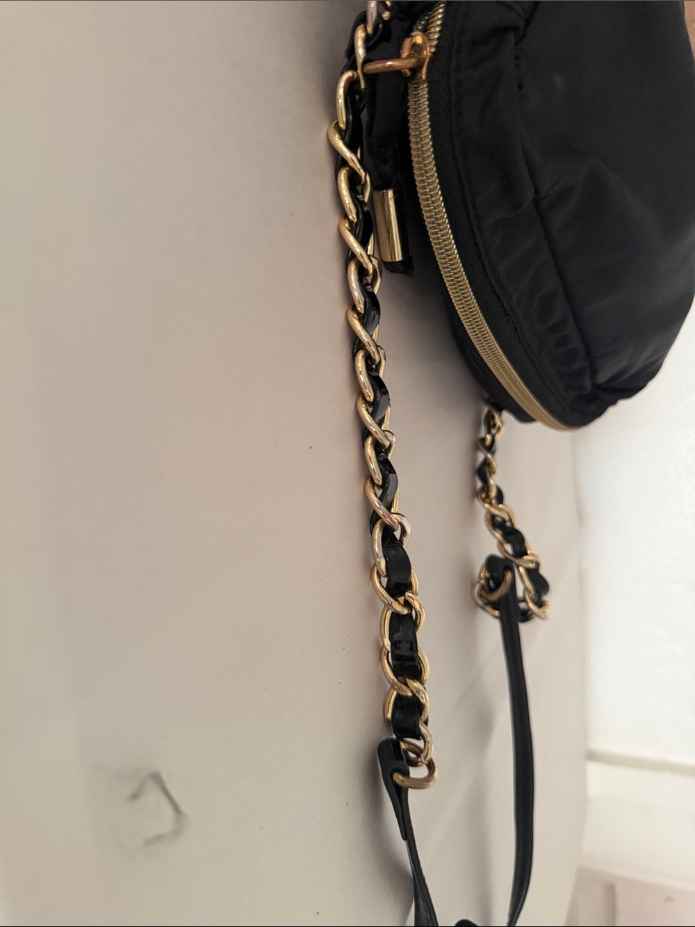 Lilly Pulitzer Black Crossbody with Gold Hardware - Picture 3 of 6